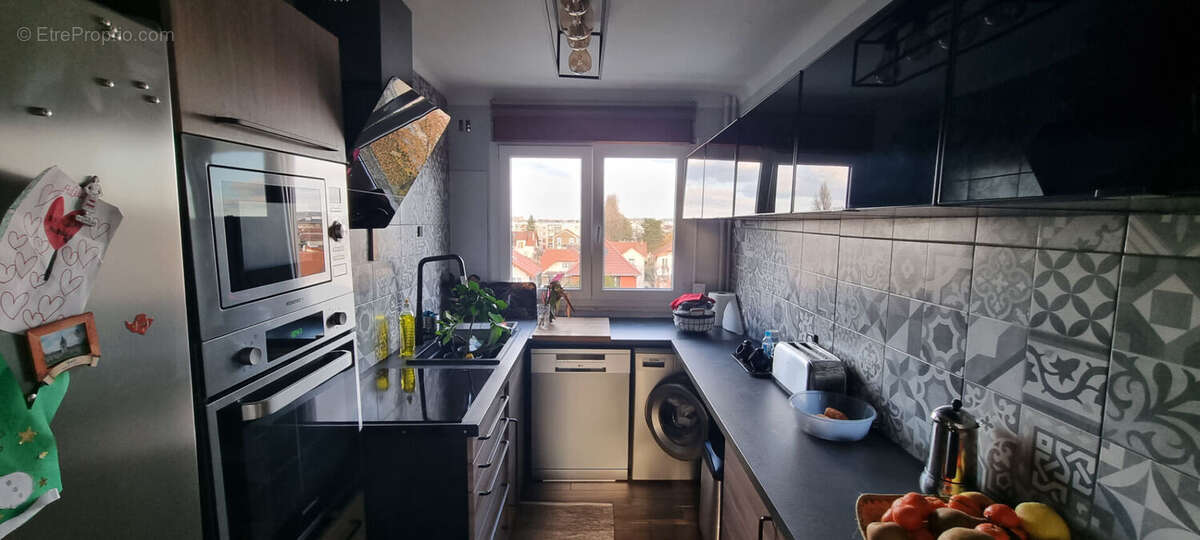 Appartement à LES PAVILLONS-SOUS-BOIS