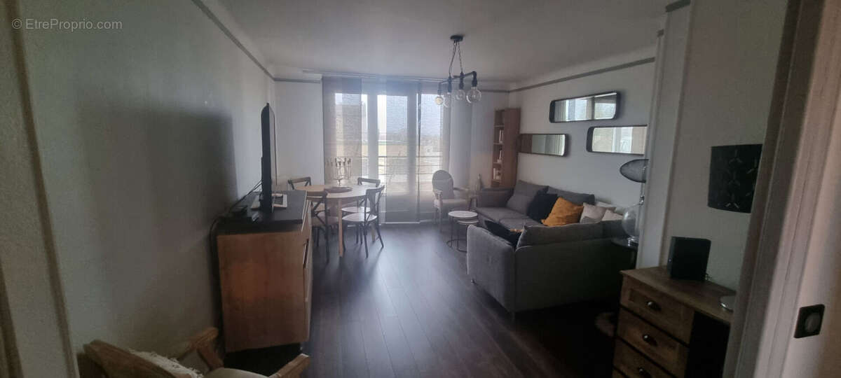 Appartement à LES PAVILLONS-SOUS-BOIS