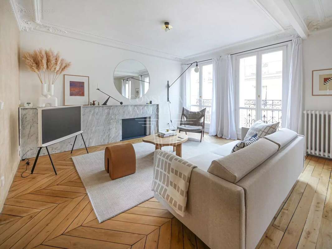 Appartement à PARIS-16E