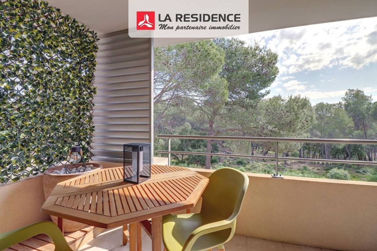 Appartement à ROQUEBRUNE-SUR-ARGENS