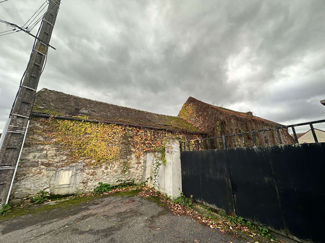 Maison à MONTEREAU-FAULT-YONNE