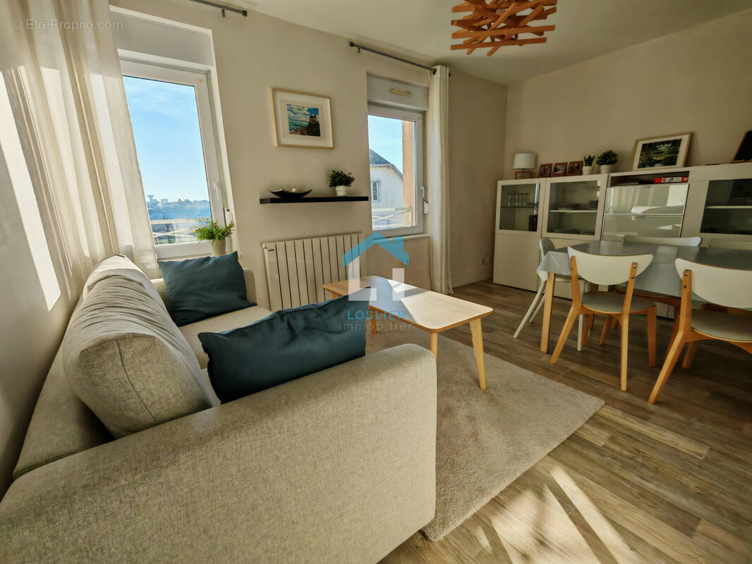 Appartement à DONVILLE-LES-BAINS