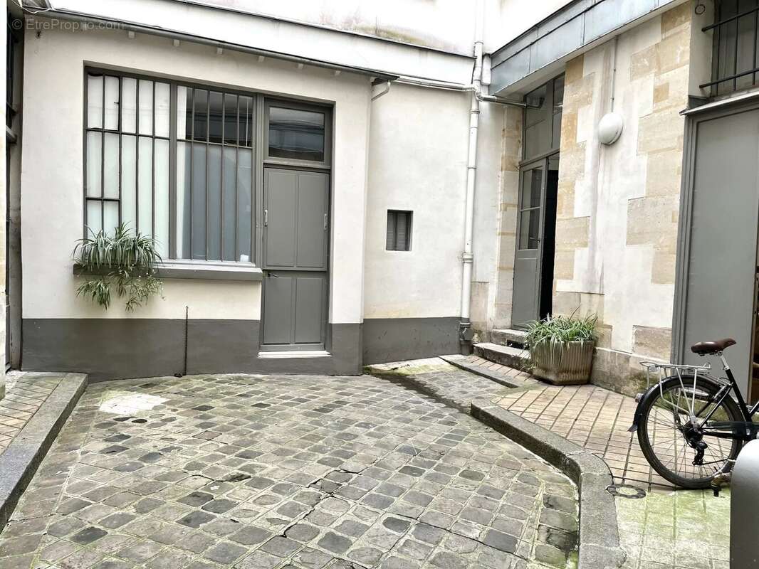 Appartement à PARIS-3E