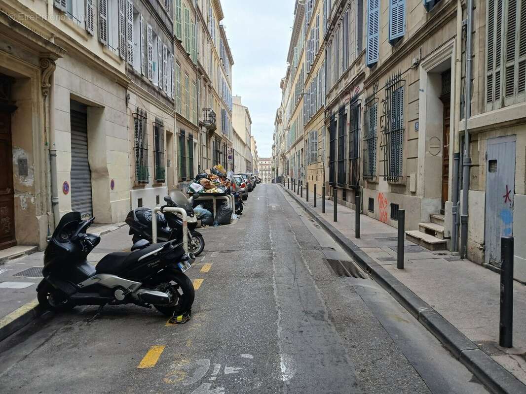 Commerce à MARSEILLE-1E