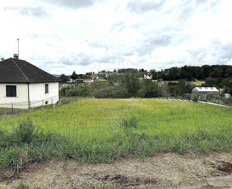 Terrain à POUILLY-SUR-LOIRE