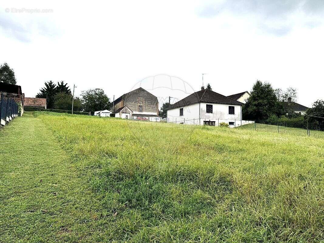 Terrain à POUILLY-SUR-LOIRE