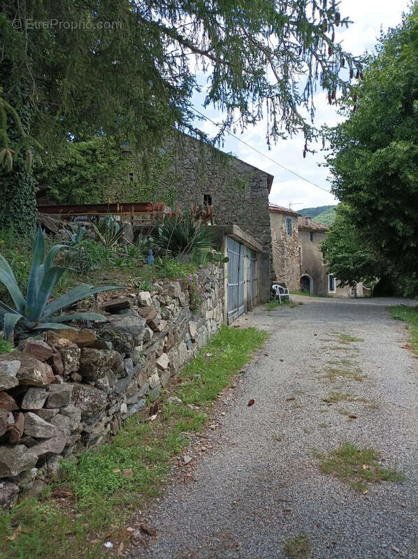 Maison à SAINT-ROMAN-DE-CODIERES