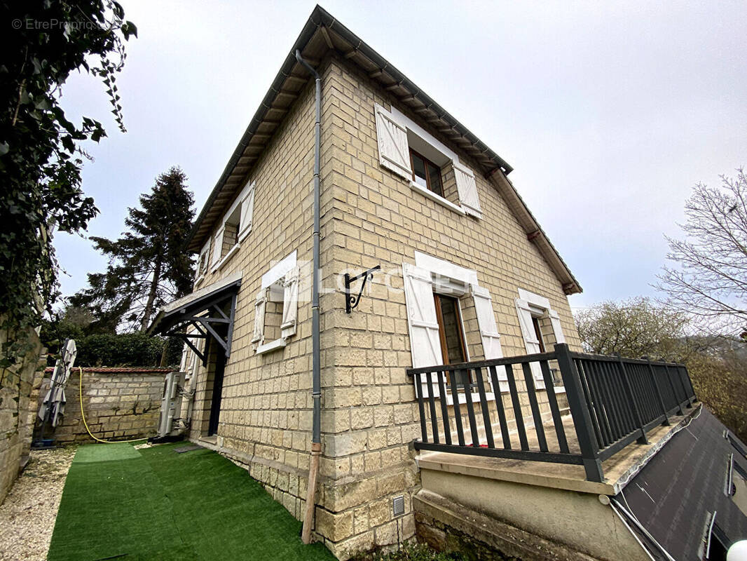 Maison à HARDRICOURT