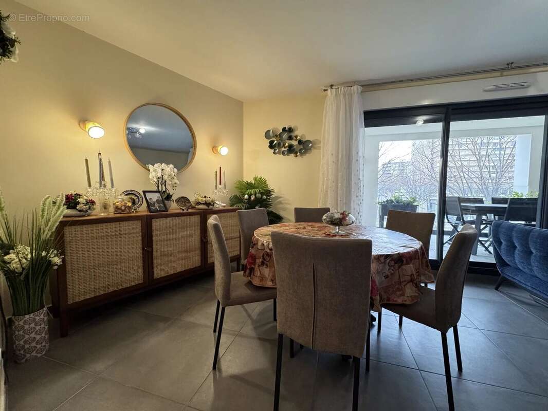 Appartement à MARSEILLE-8E