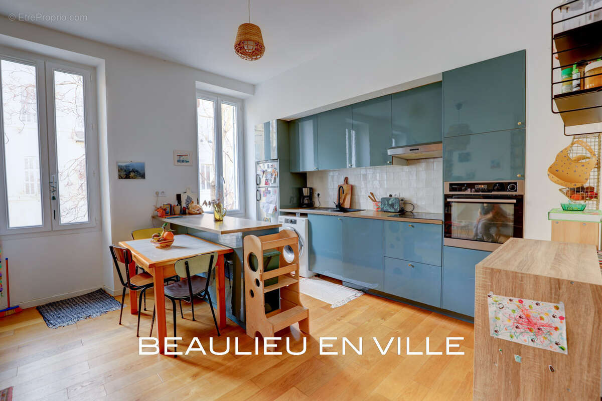 Appartement à MARSEILLE-5E