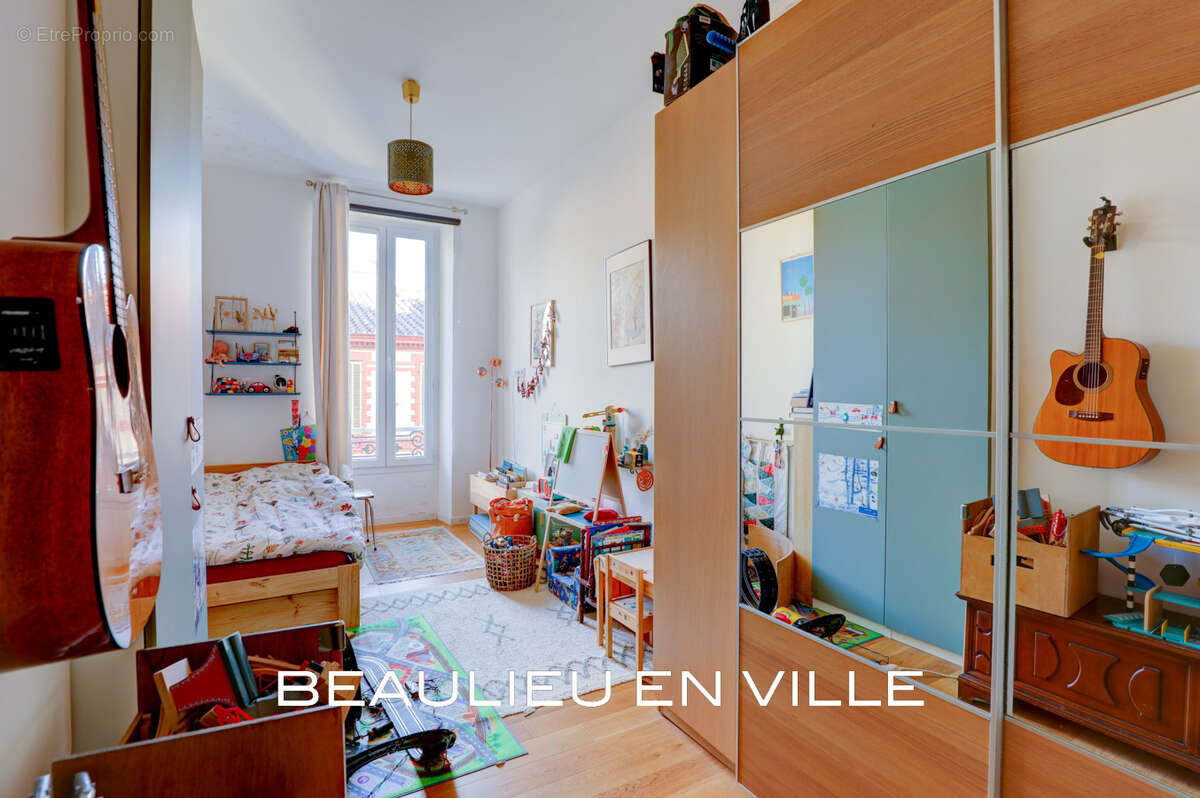 Appartement à MARSEILLE-5E