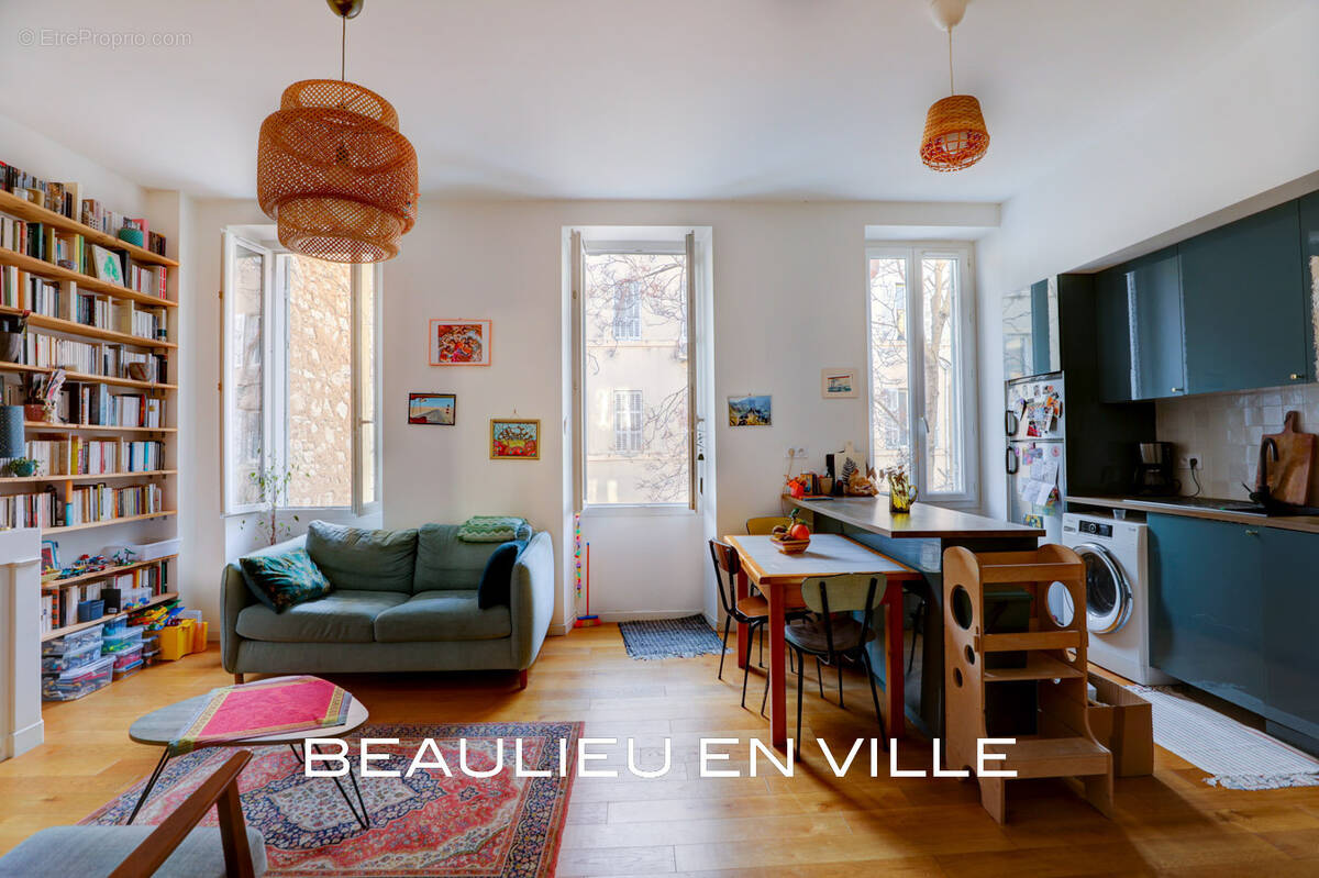 Appartement à MARSEILLE-5E