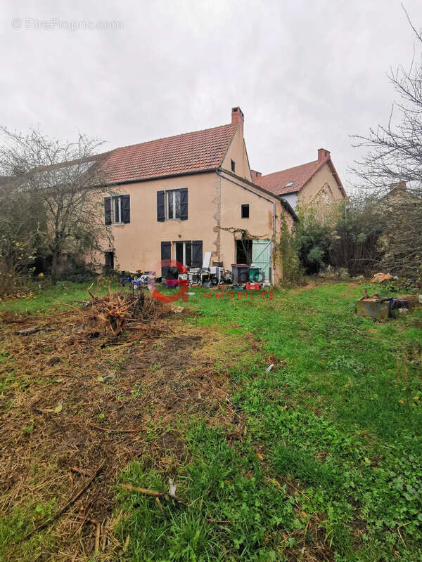 Maison à LAPEYROUSE