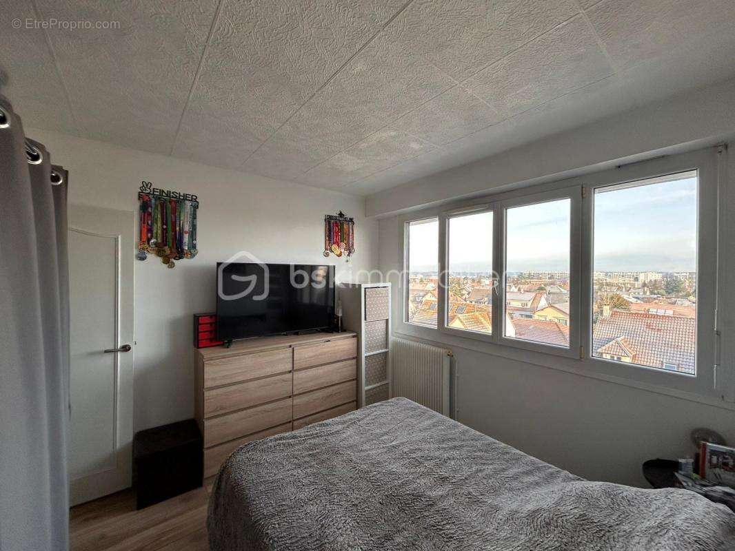 Appartement à LES CLAYES-SOUS-BOIS