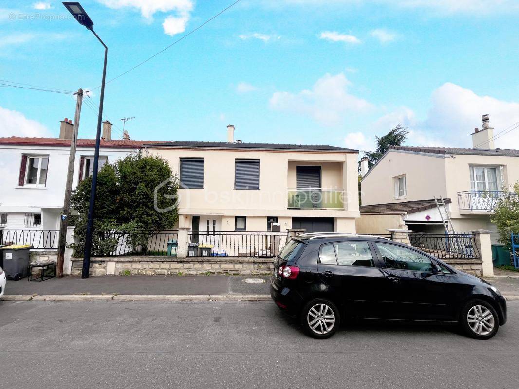 Maison à SARTROUVILLE