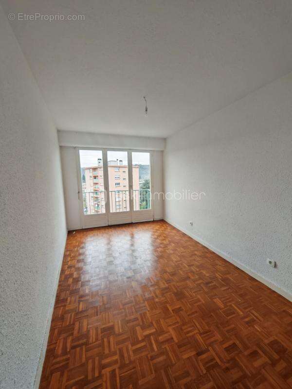 Appartement à BILLERE