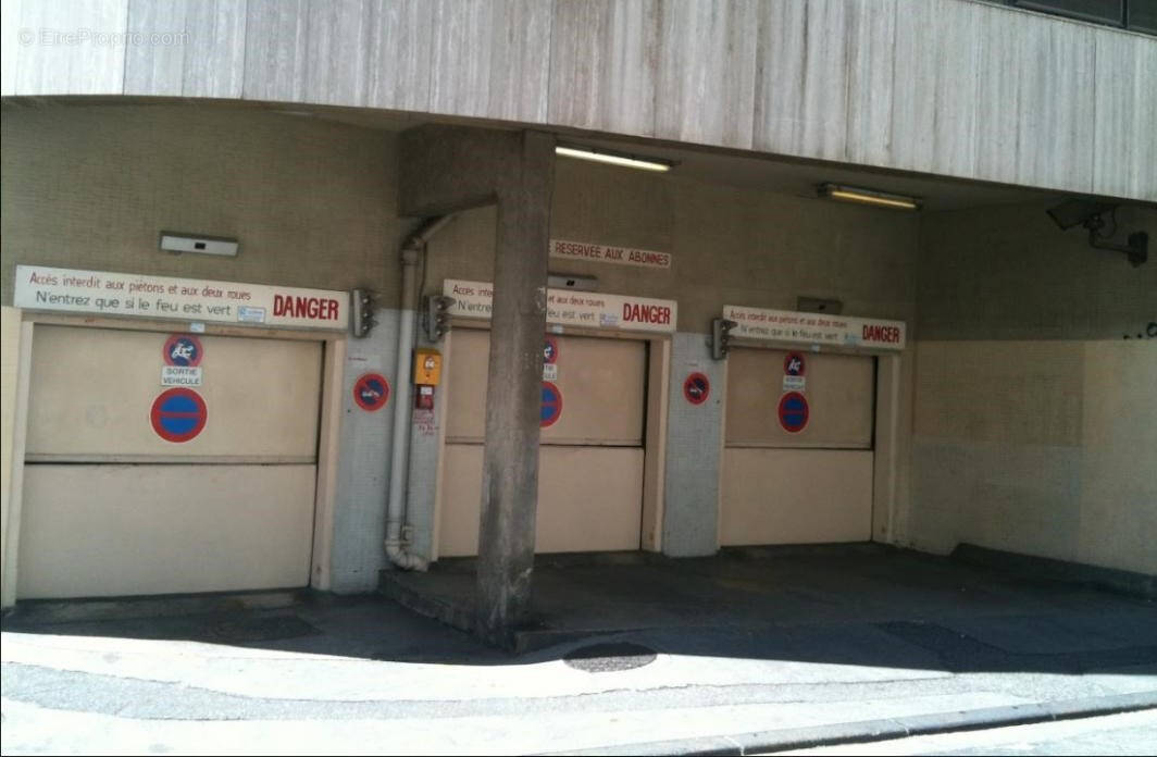 Parking à MARSEILLE-6E