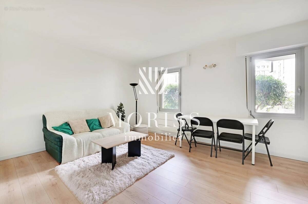 Appartement à COURBEVOIE