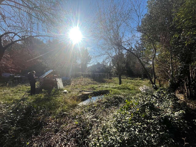 Terrain à EYGUIERES