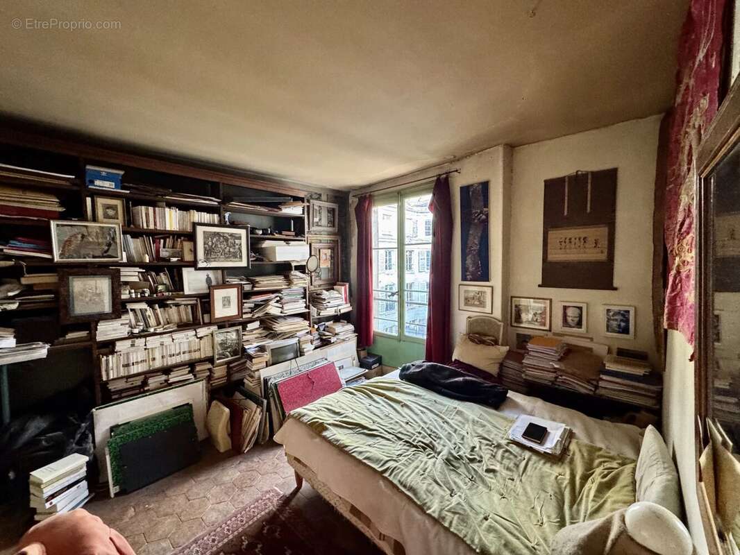 Appartement à PARIS-7E