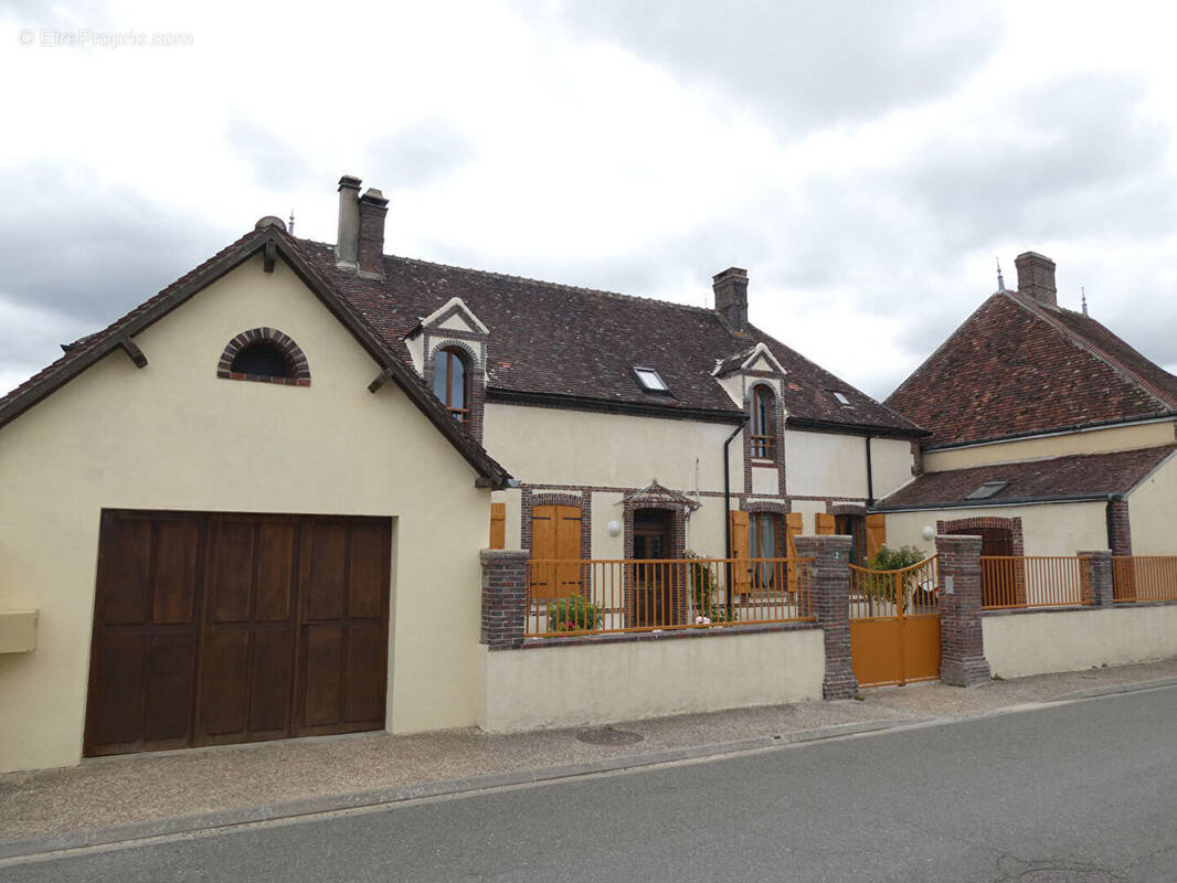 Maison à LA LOUPE