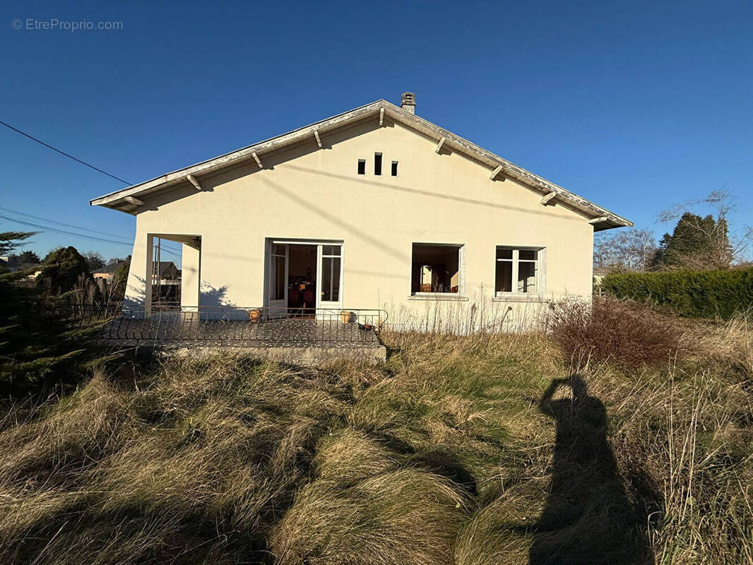 Maison à PONTACQ