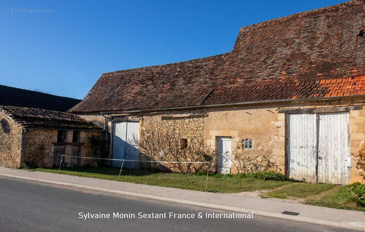 Maison à MAYAC