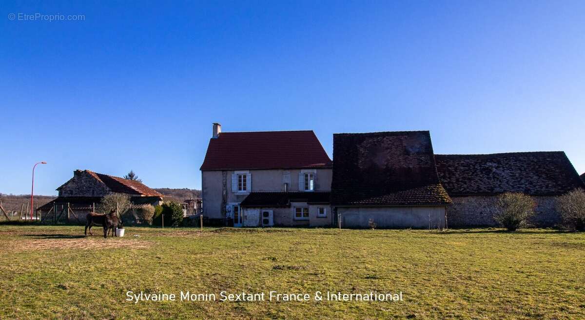 Maison à MAYAC