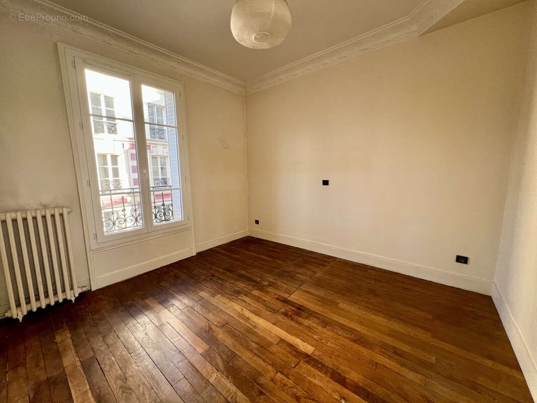 Appartement à PARIS-14E