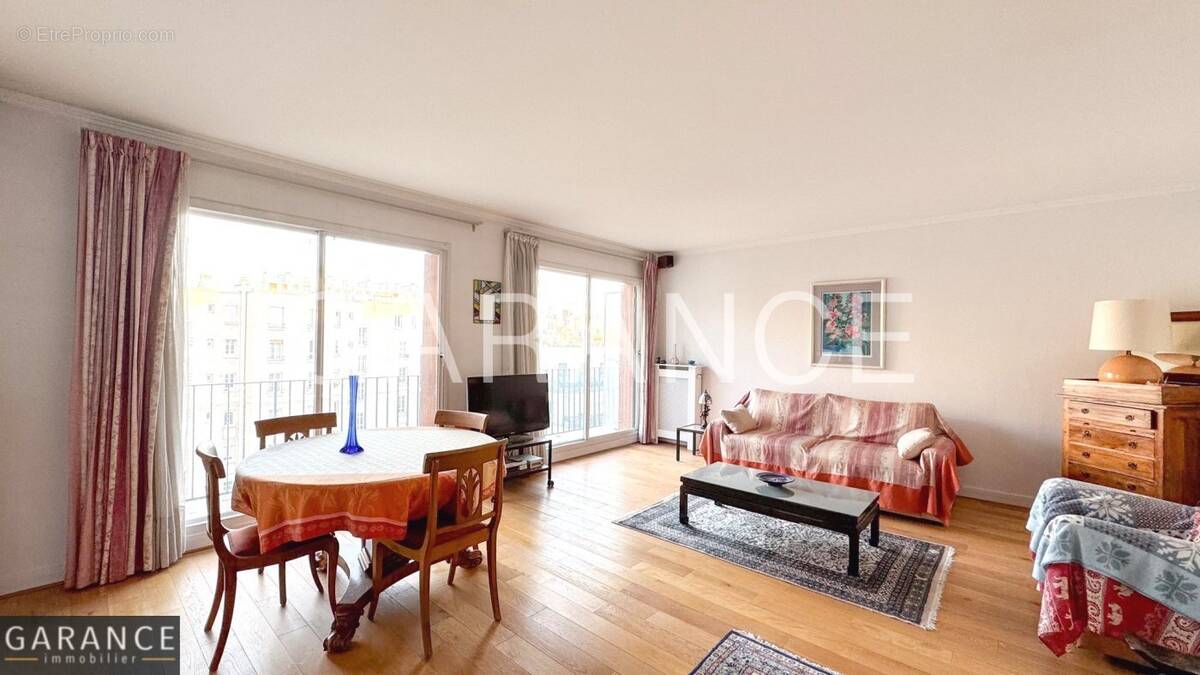 Appartement à PARIS-12E