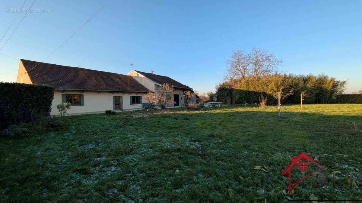 Maison à PIERRE-DE-BRESSE