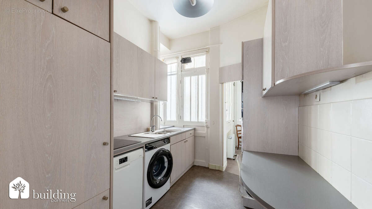 Appartement à PARIS-17E