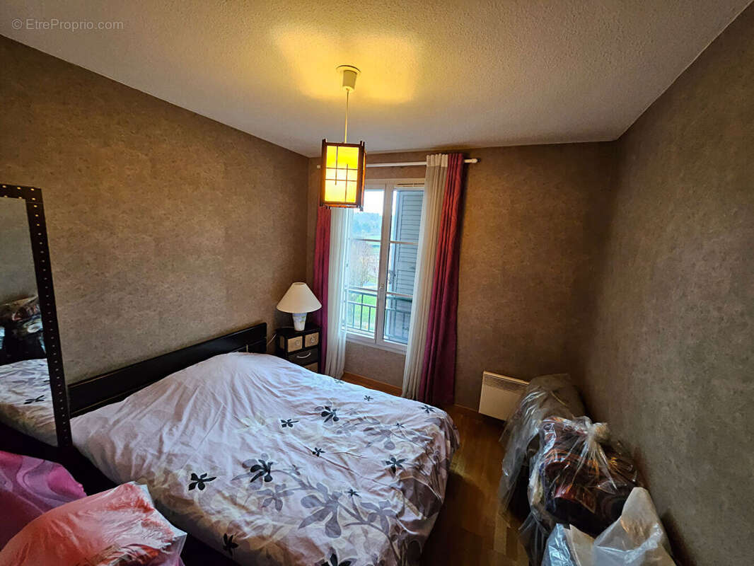 Appartement à VAUJOURS