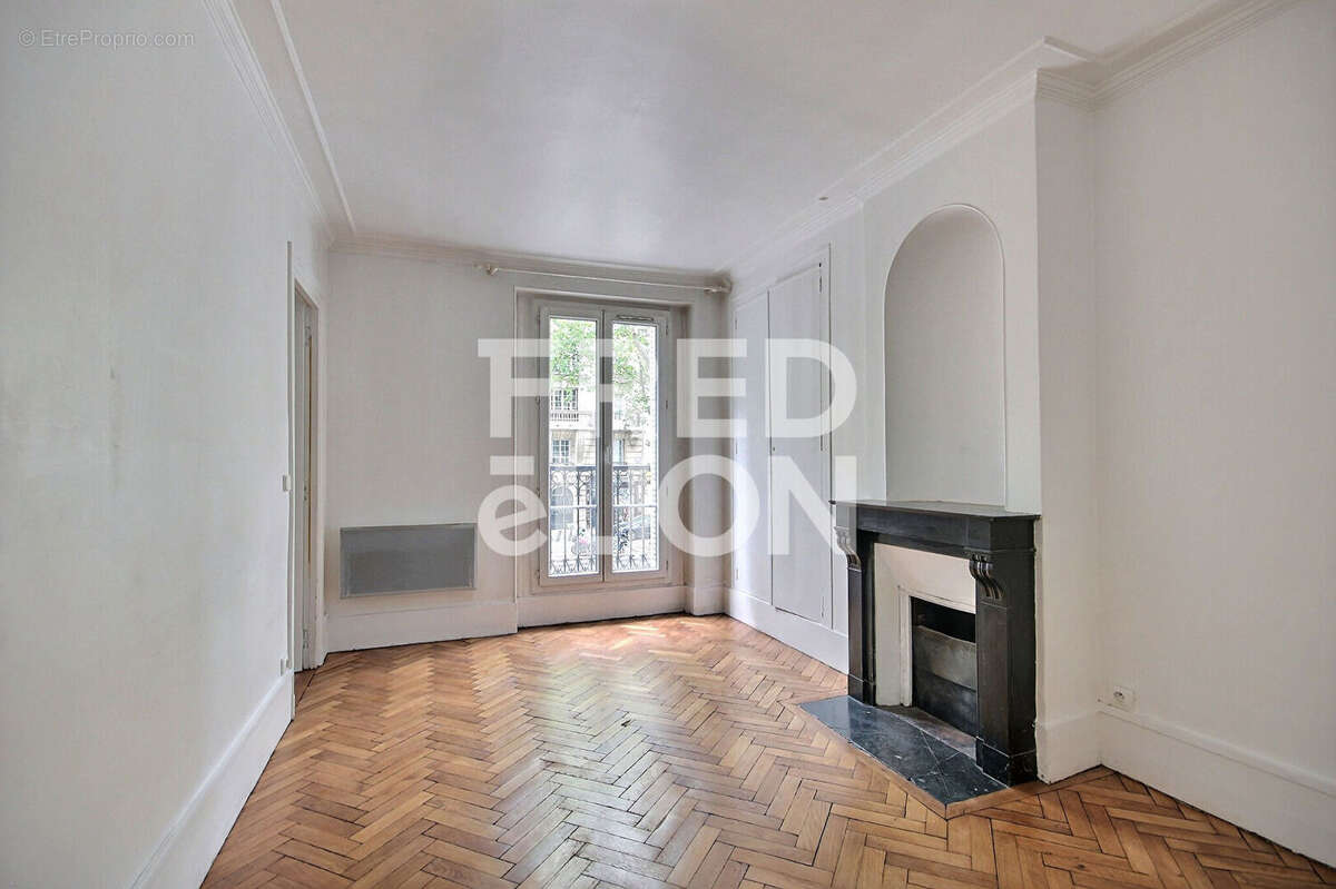 Appartement à PARIS-14E