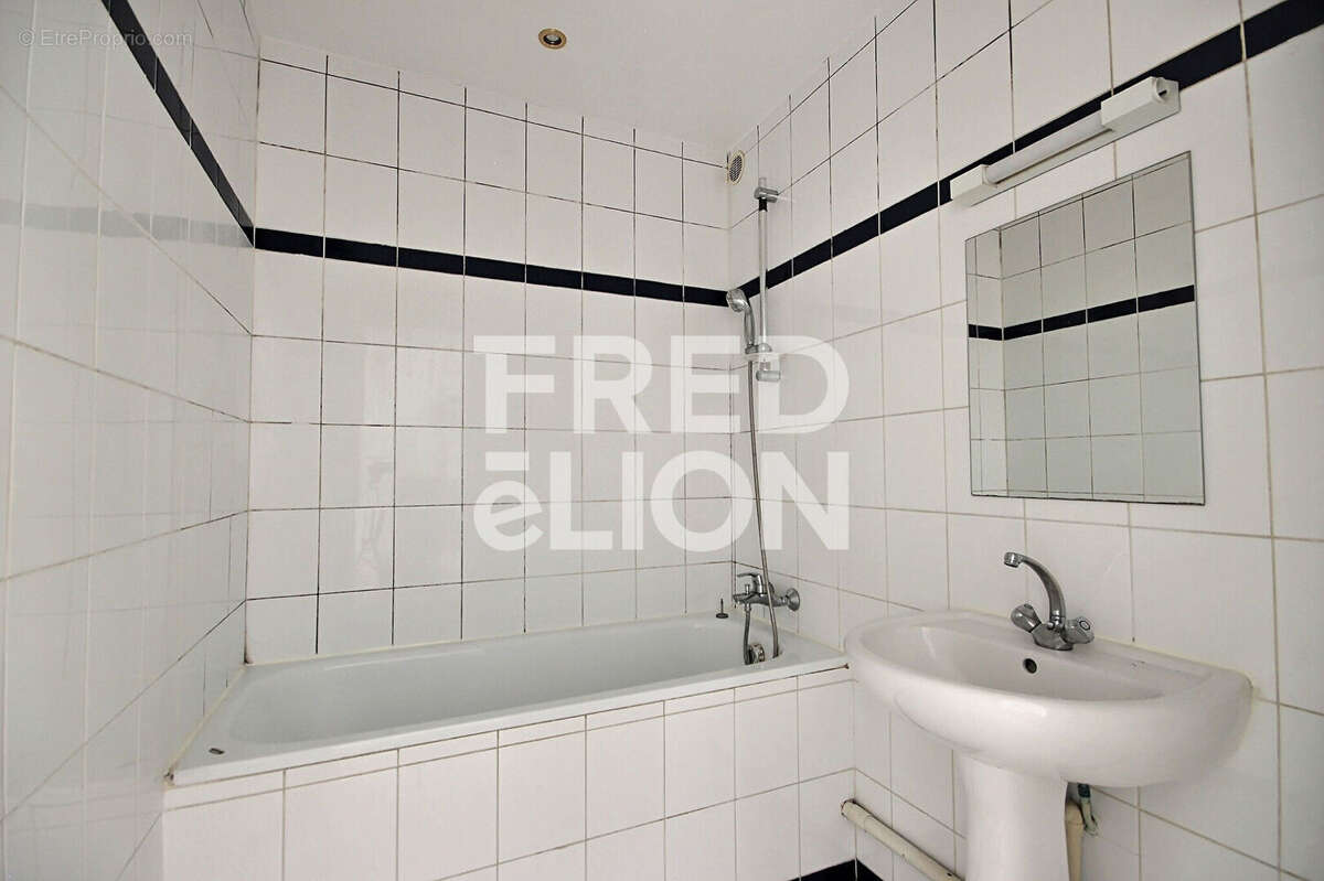 Appartement à PARIS-14E