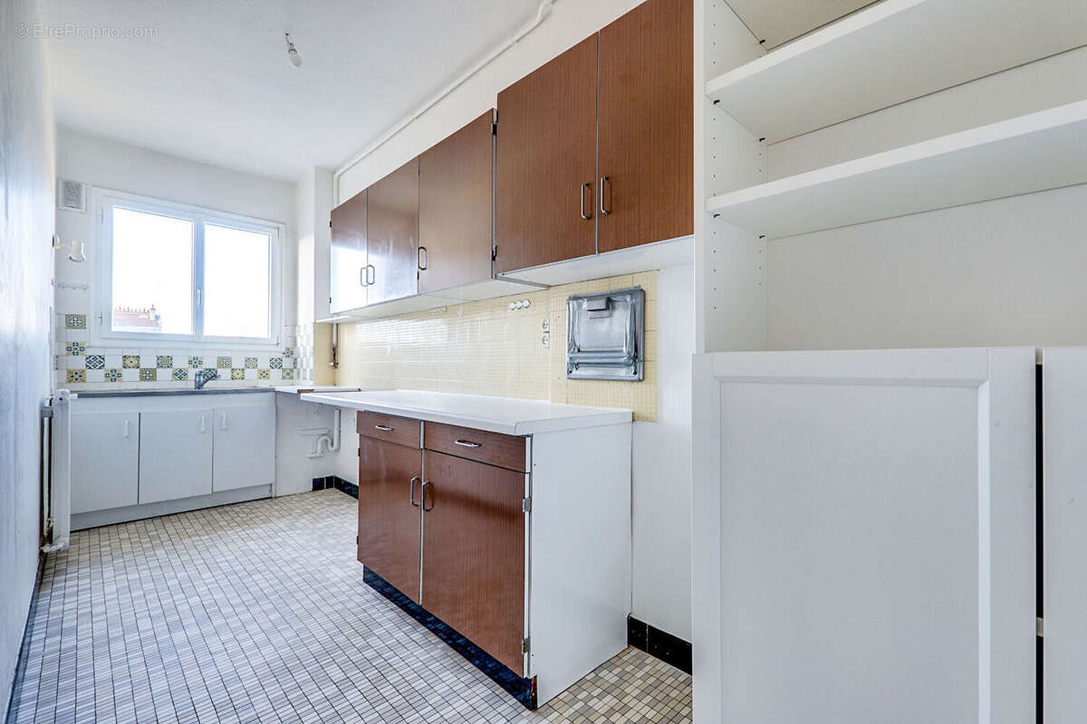 Appartement à PARIS-14E