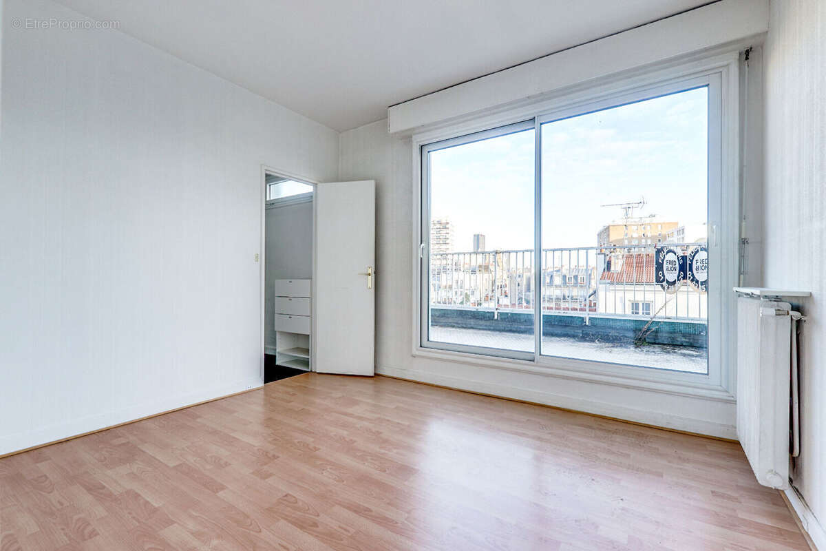 Appartement à PARIS-14E