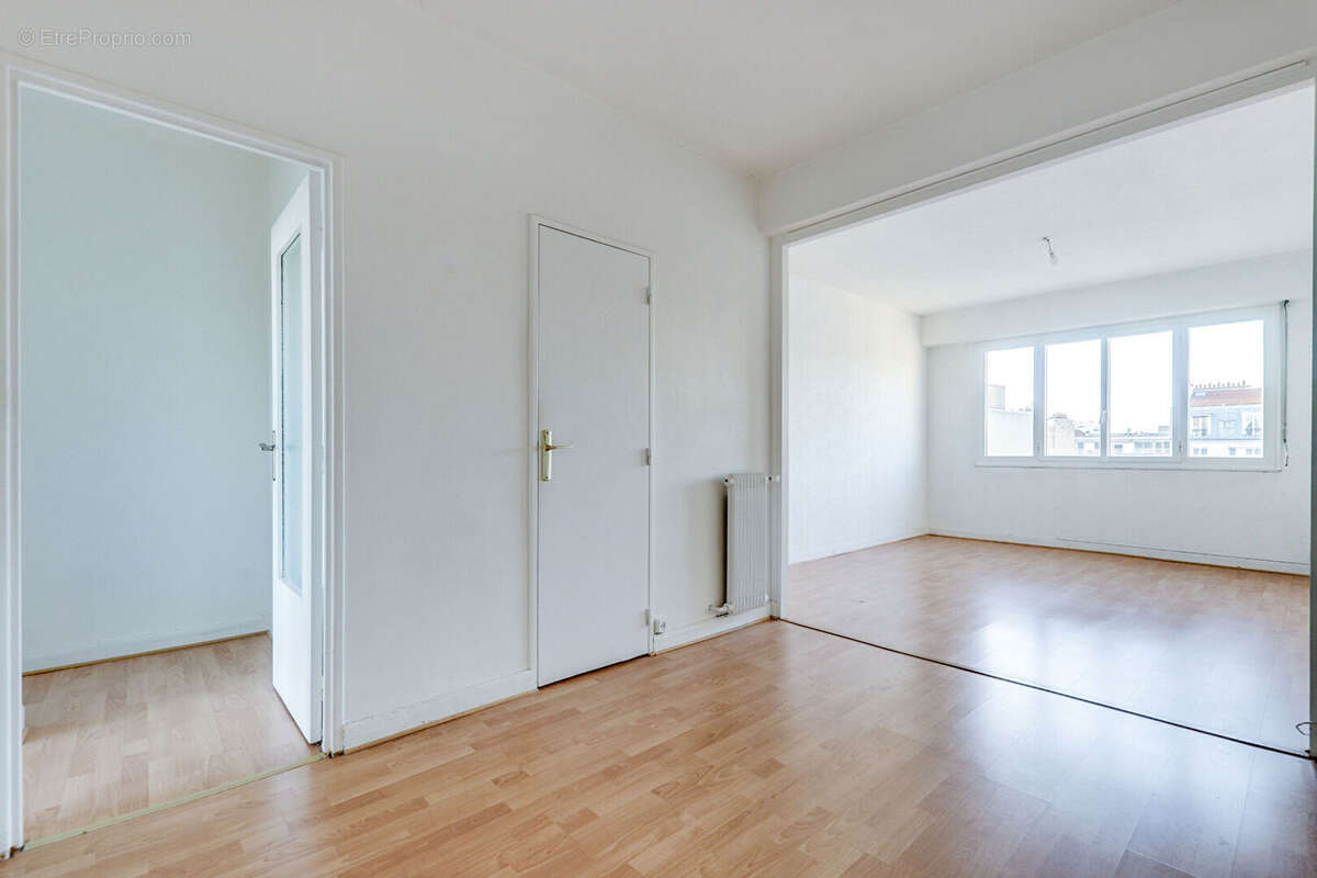 Appartement à PARIS-14E