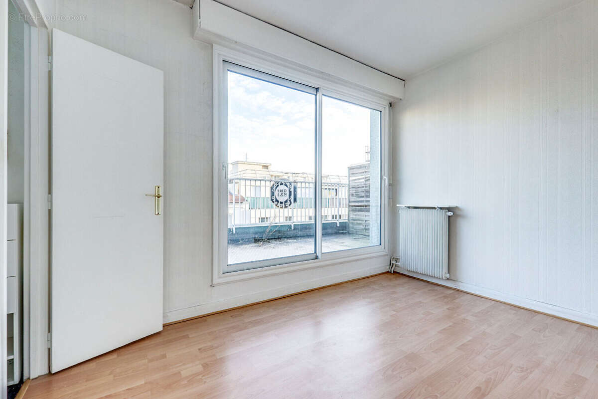 Appartement à PARIS-14E