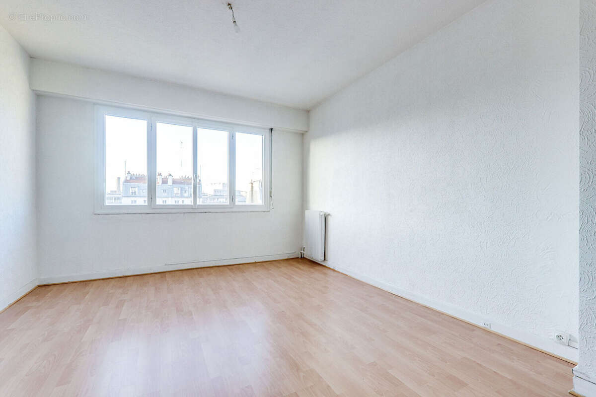 Appartement à PARIS-14E