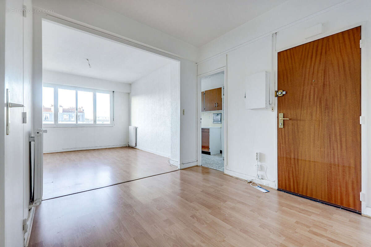 Appartement à PARIS-14E