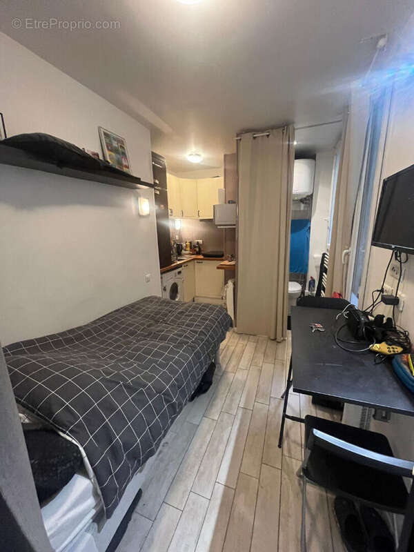 Appartement à PARIS-14E