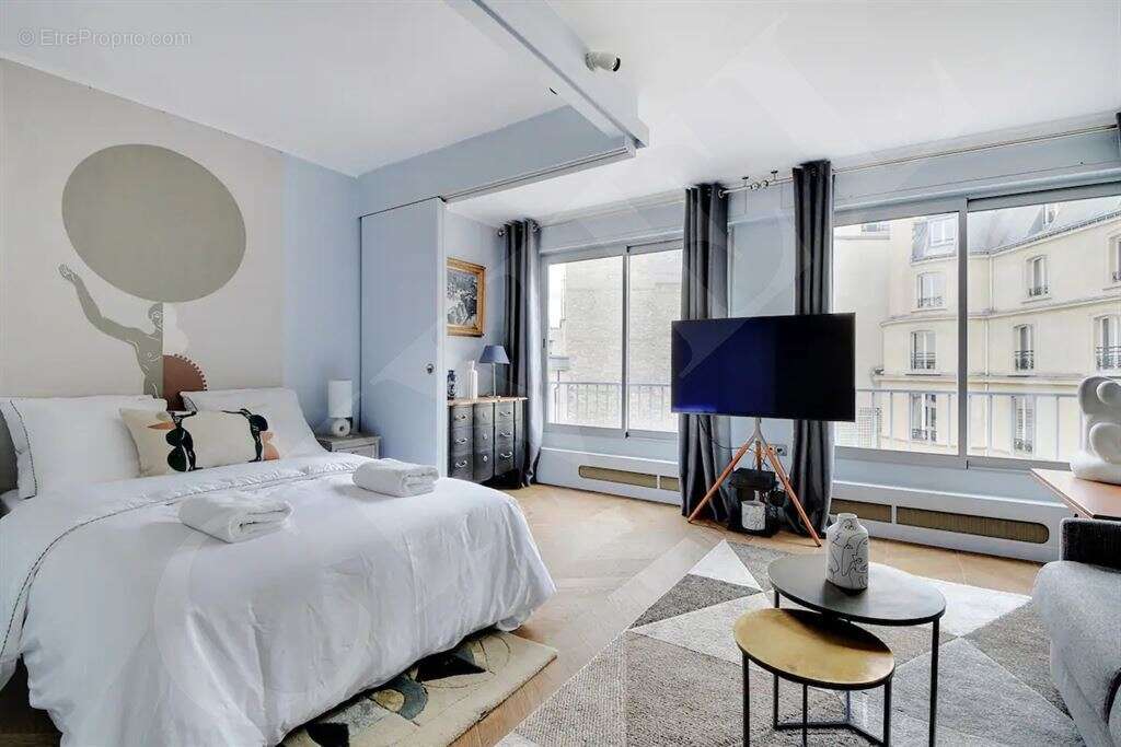 Appartement à PARIS-8E