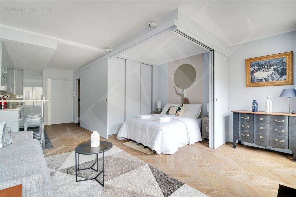 Appartement à PARIS-8E