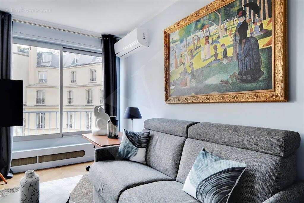 Appartement à PARIS-8E