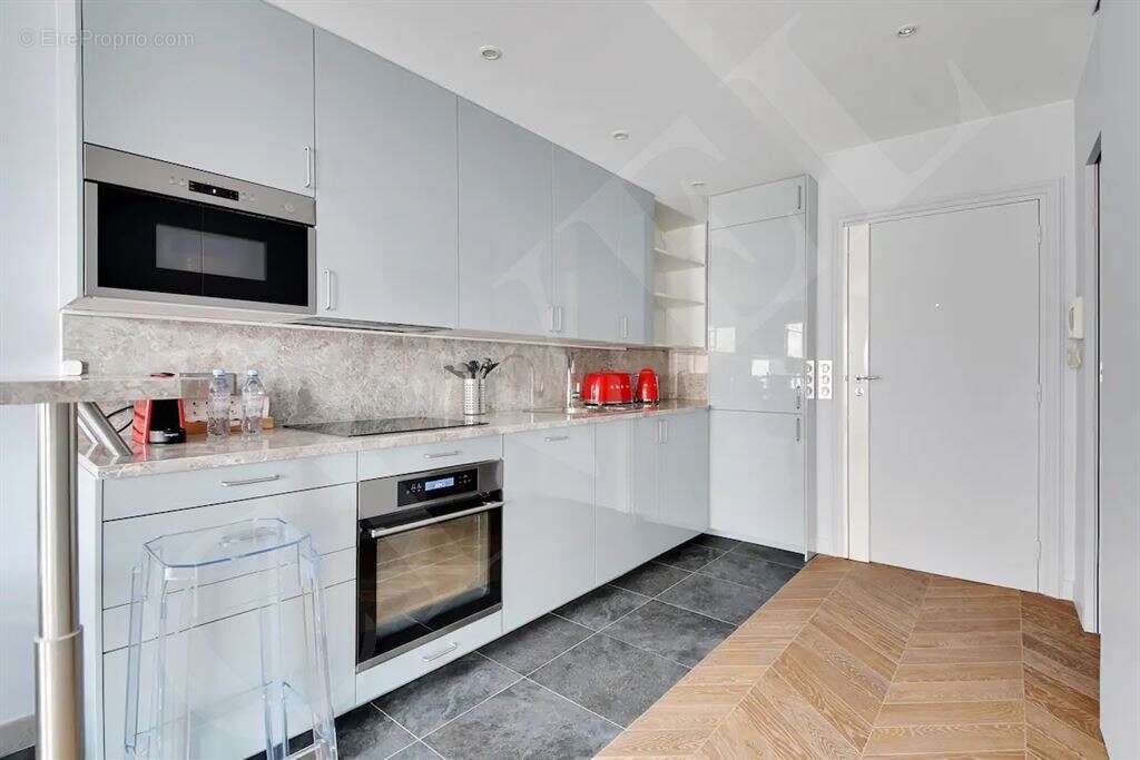 Appartement à PARIS-8E