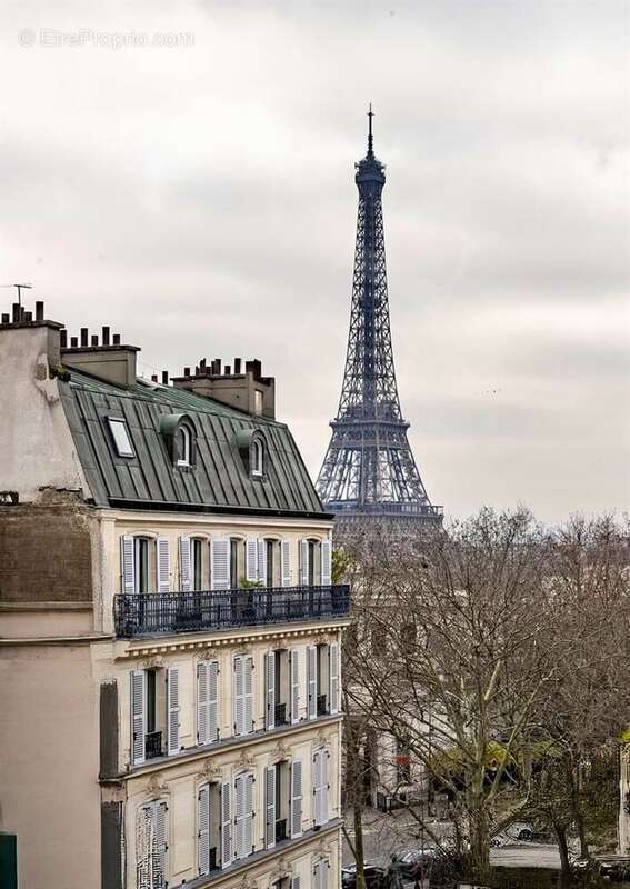 Appartement à PARIS-16E