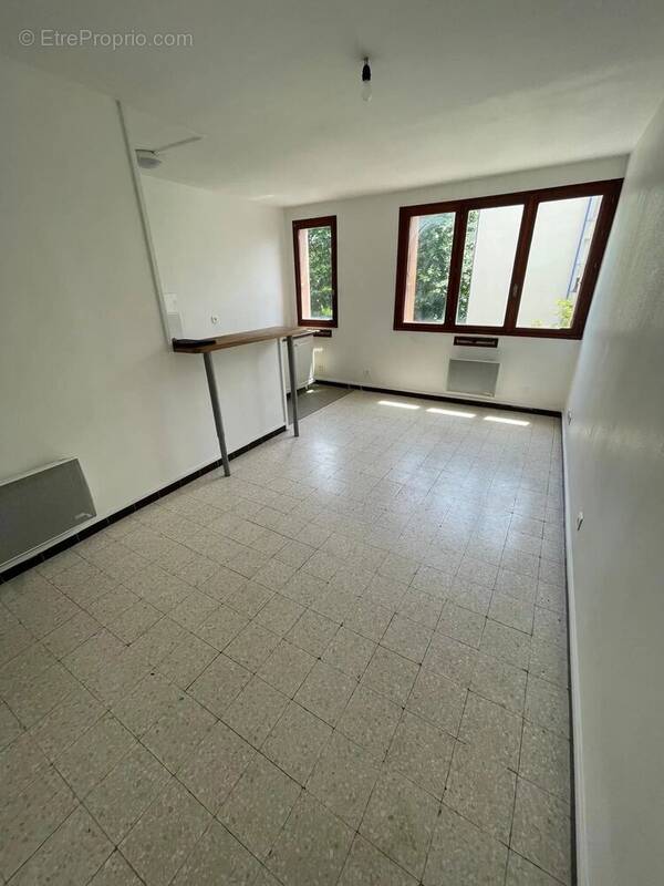 Appartement à MARSEILLE-5E