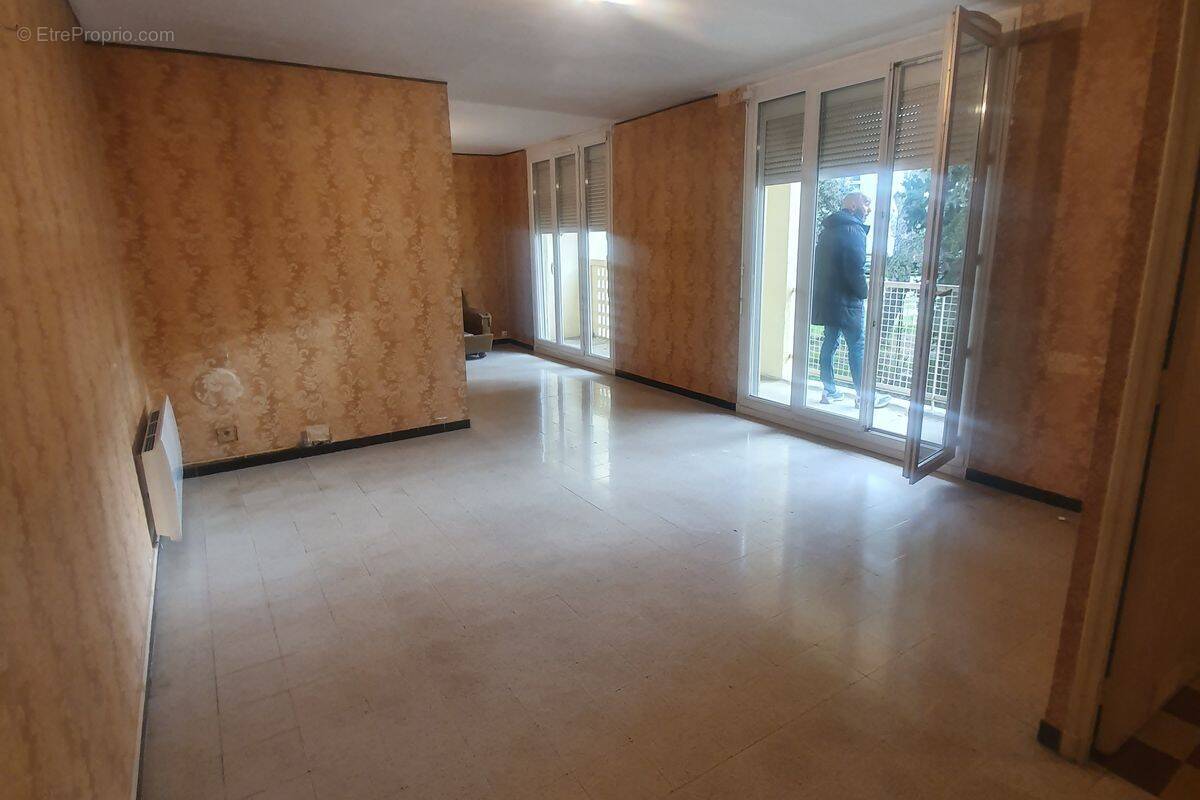 Appartement à MARSEILLE-12E