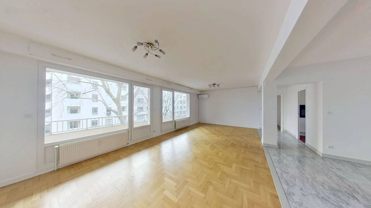 Appartement à LYON-8E